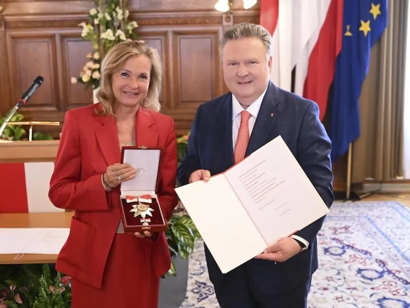Fotos 2: Ehrungen und Auszeichnungen für verdiente Persönlichkeiten