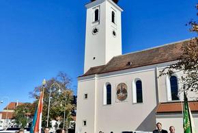 Obmann Franz Windisch mit Vertreterinnen und Vertretern der Bezirksgruppe Simmering, an der Spitze die Obfrau Anneliese Schippani